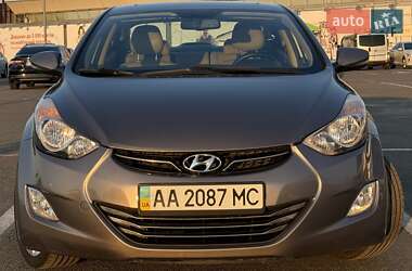 Седан Hyundai Elantra 2012 в Києві