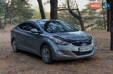 Седан Hyundai Elantra 2012 в Кривом Роге