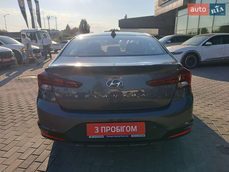 Седан Hyundai Elantra 2019 в Полтаве