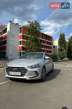 Седан Hyundai Elantra 2017 в Києві