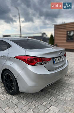Седан Hyundai Elantra 2013 в 