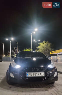 Седан Hyundai Elantra 2013 в Днепре