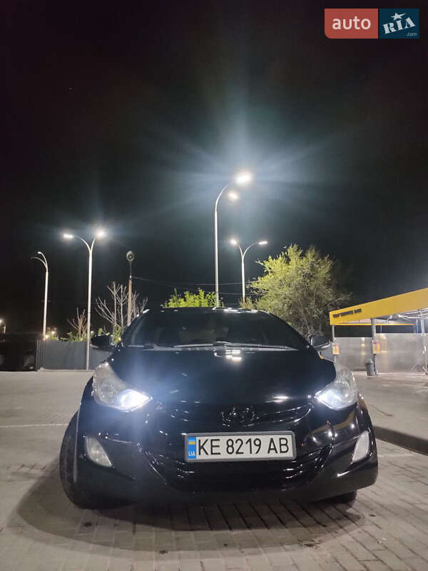 Седан Hyundai Elantra 2013 в 