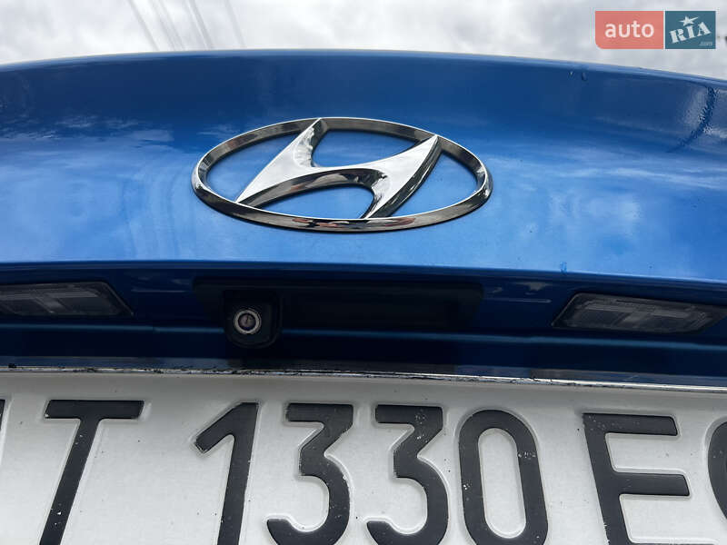 Седан Hyundai Elantra 2017 в Ивано-Франковске