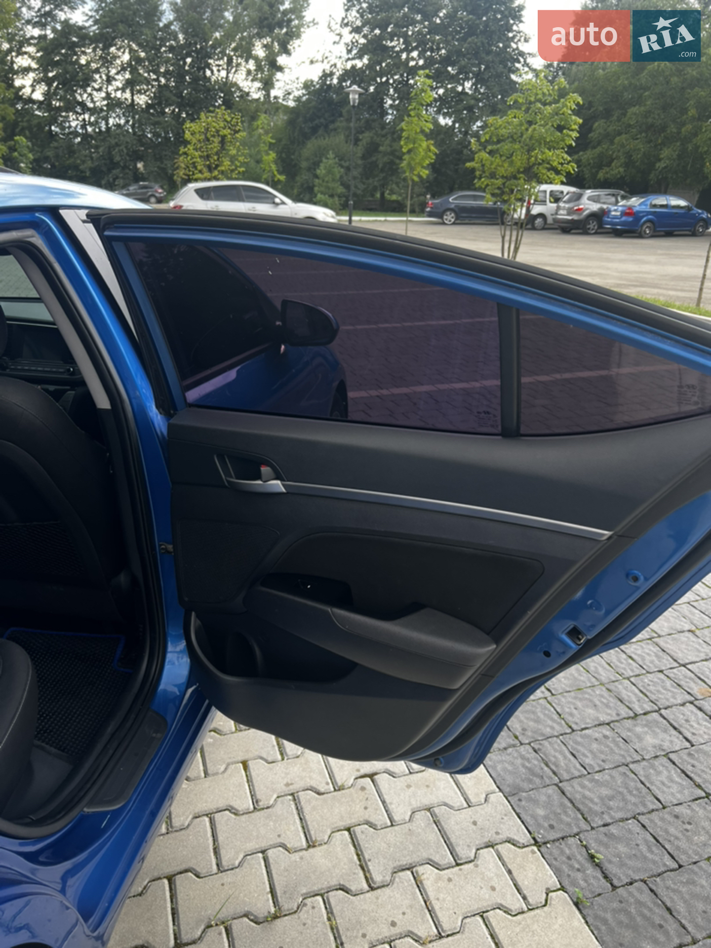 2017 Hyundai Elantra - мініатюра 18
