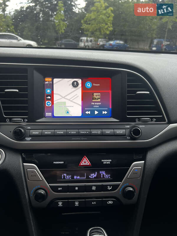 Седан Hyundai Elantra 2017 в Ивано-Франковске