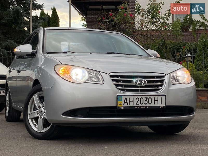 Седан Hyundai Elantra 2011 в Дрогобыче