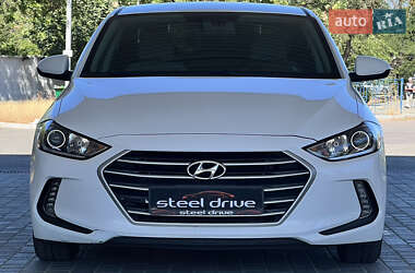 Седан Hyundai Elantra 2016 в 
