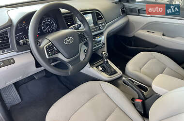 Седан Hyundai Elantra 2016 в 