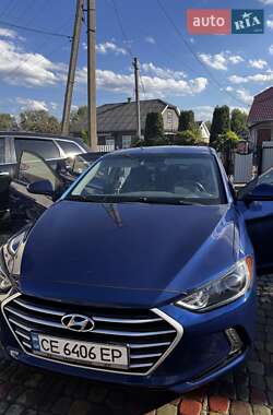 Седан Hyundai Elantra 2017 в Черновцах