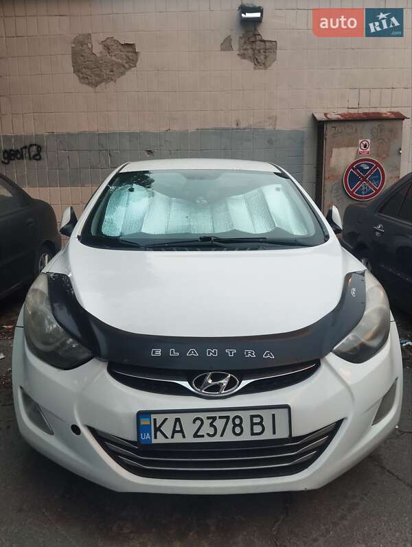 Hyundai Elantra 2013