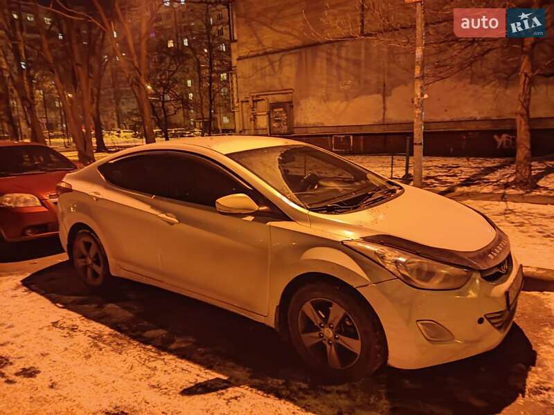 Седан Hyundai Elantra 2013 в Киеве