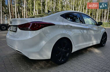 Седан Hyundai Elantra 2013 в 