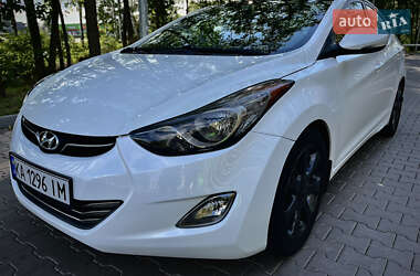 Седан Hyundai Elantra 2013 в 