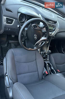 Седан Hyundai Elantra 2013 в 