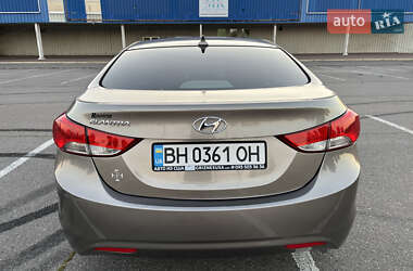 Седан Hyundai Elantra 2013 в 