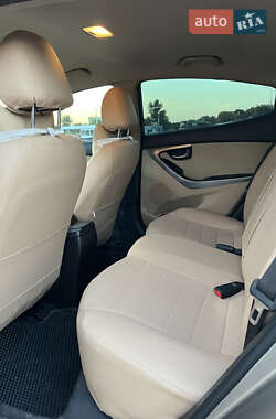Седан Hyundai Elantra 2013 в 