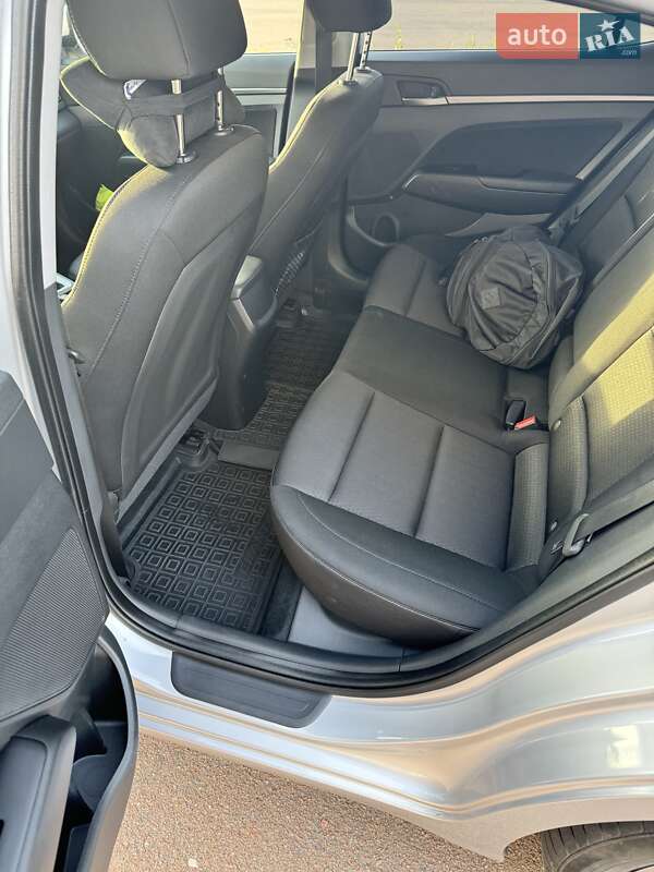 Седан Hyundai Elantra 2018 в Києві фото 7 Седан Hyundai Elantra 2018 в Києві