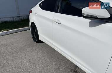 Седан Hyundai Elantra 2011 в 