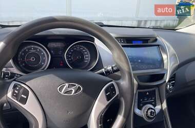 Седан Hyundai Elantra 2011 в 