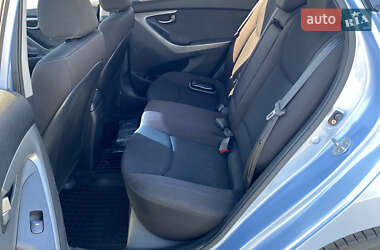 Седан Hyundai Elantra 2013 в 