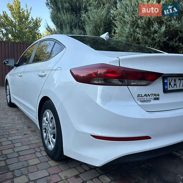 Седан Hyundai Elantra 2017 в Києві