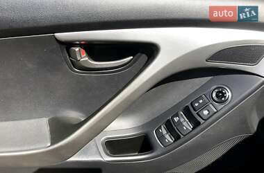 Седан Hyundai Elantra 2013 в 