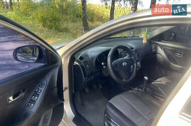 Седан Hyundai Elantra 2010 в 