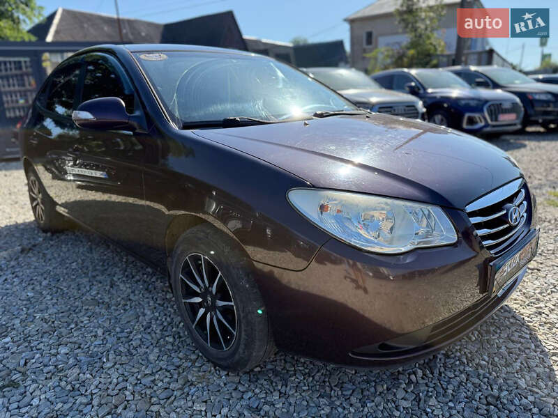 Седан Hyundai Elantra 2010 в Коломые