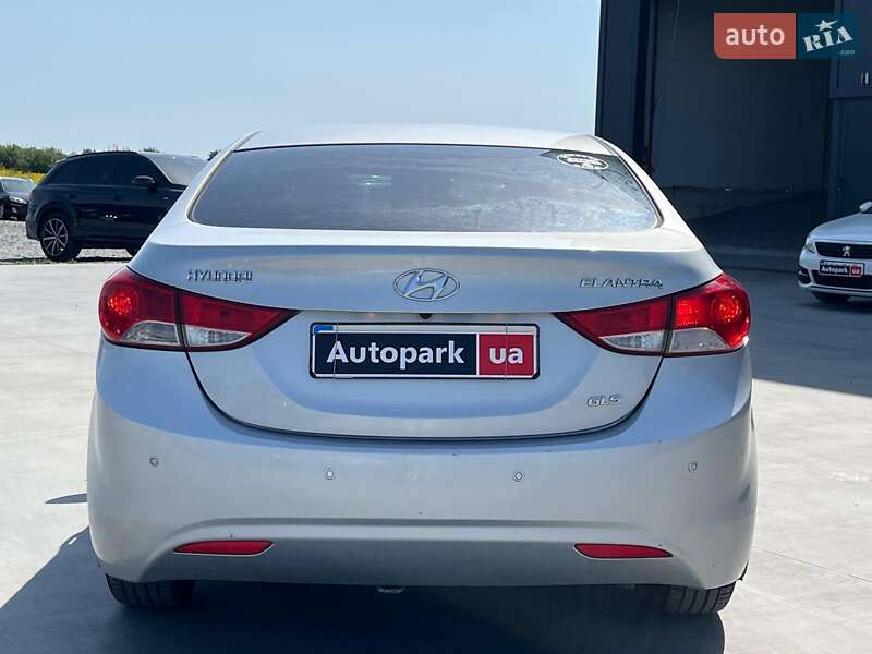 Седан Hyundai Elantra 2013 в Львове