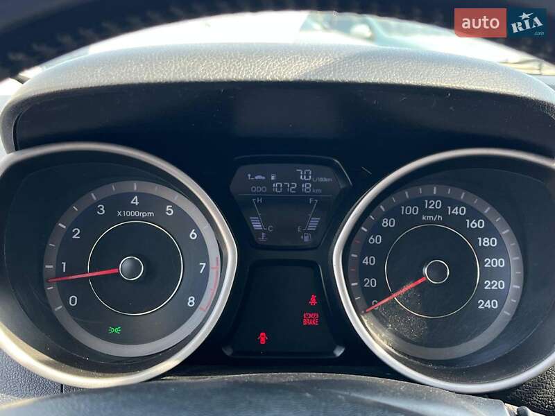 Седан Hyundai Elantra 2013 в Львове