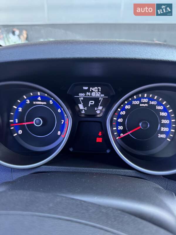 Седан Hyundai Elantra 2013 в Киеве