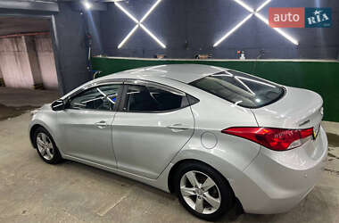 Седан Hyundai Elantra 2012 в 