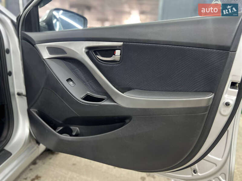 Седан Hyundai Elantra 2012 в Києві фото 13 Седан Hyundai Elantra 2012 в Києві