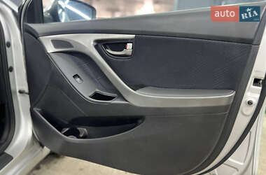 Седан Hyundai Elantra 2012 в 