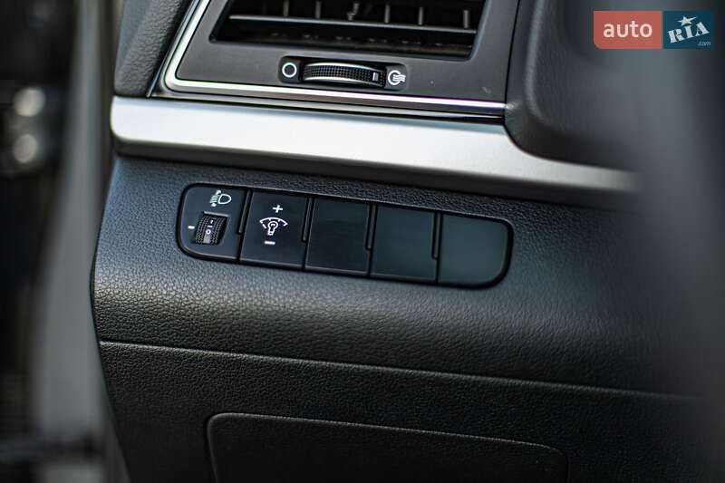 Седан Hyundai Elantra 2016 в Звягеле