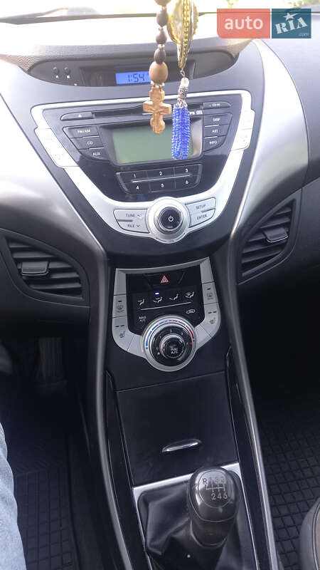 Седан Hyundai Elantra 2012 в Кременчуге