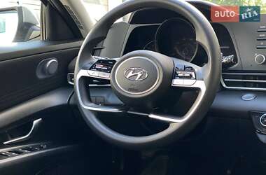 Седан Hyundai Elantra 2020 в 