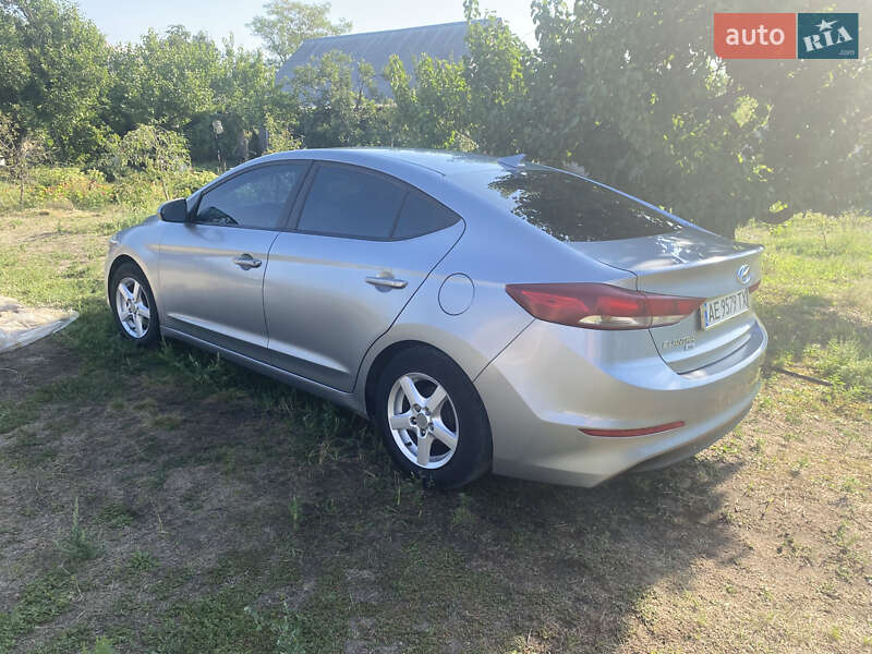 Седан Hyundai Elantra 2017 в Каменском фото 5 Седан Hyundai Elantra 2017 в Каменском