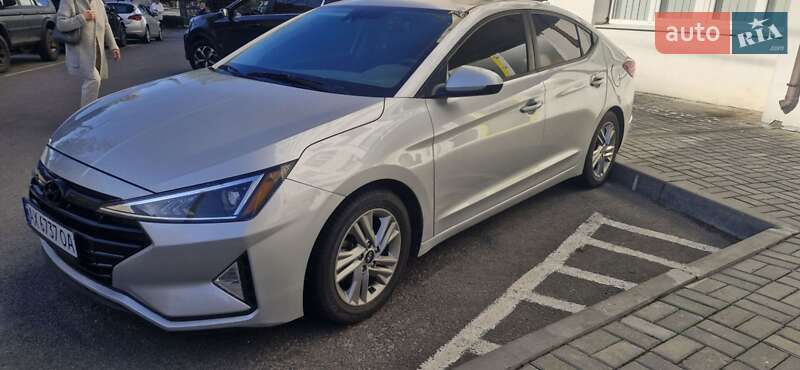 Седан Hyundai Elantra 2019 в Харькове