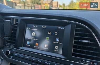 Седан Hyundai Elantra 2016 в 
