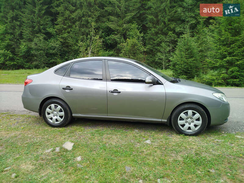 Hyundai Elantra 2011