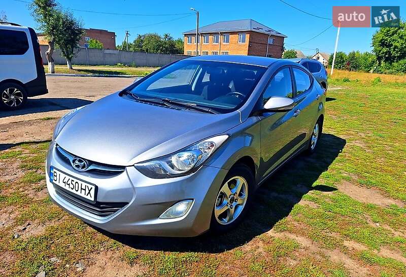Hyundai Elantra 2013