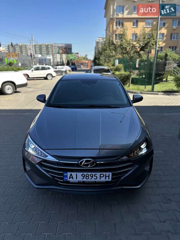 Седан Hyundai Elantra 2019 в Софиевской Борщаговке