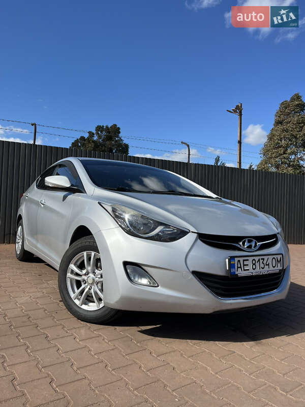 Седан Hyundai Elantra 2013 в 