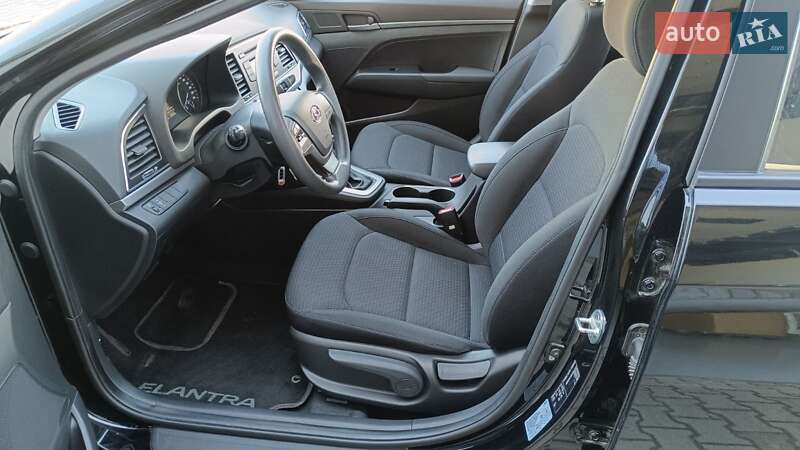 Хэтчбек Hyundai Elantra 2017 в Киеве