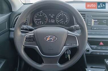 Хэтчбек Hyundai Elantra 2017 в 