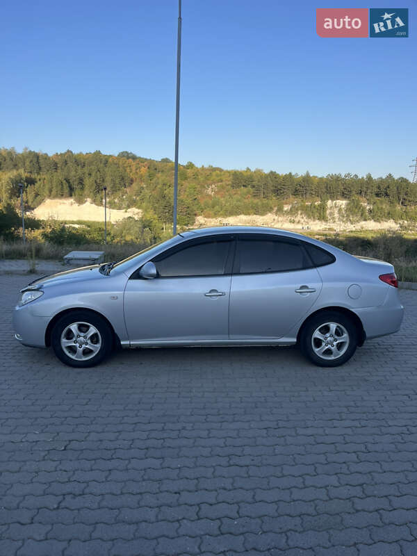 Седан Hyundai Elantra 2008 в Могилев-Подольске