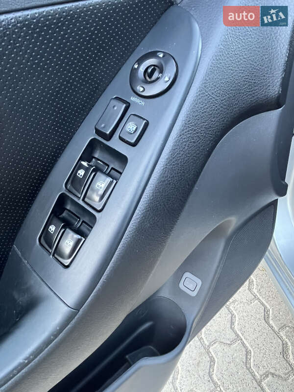 Седан Hyundai Elantra 2008 в Могилев-Подольске