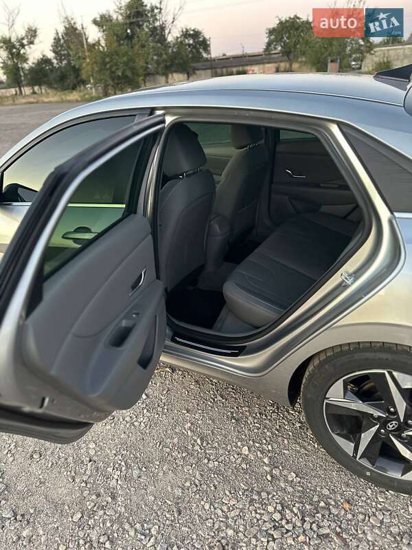 Седан Hyundai Elantra 2020 в Кривом Роге